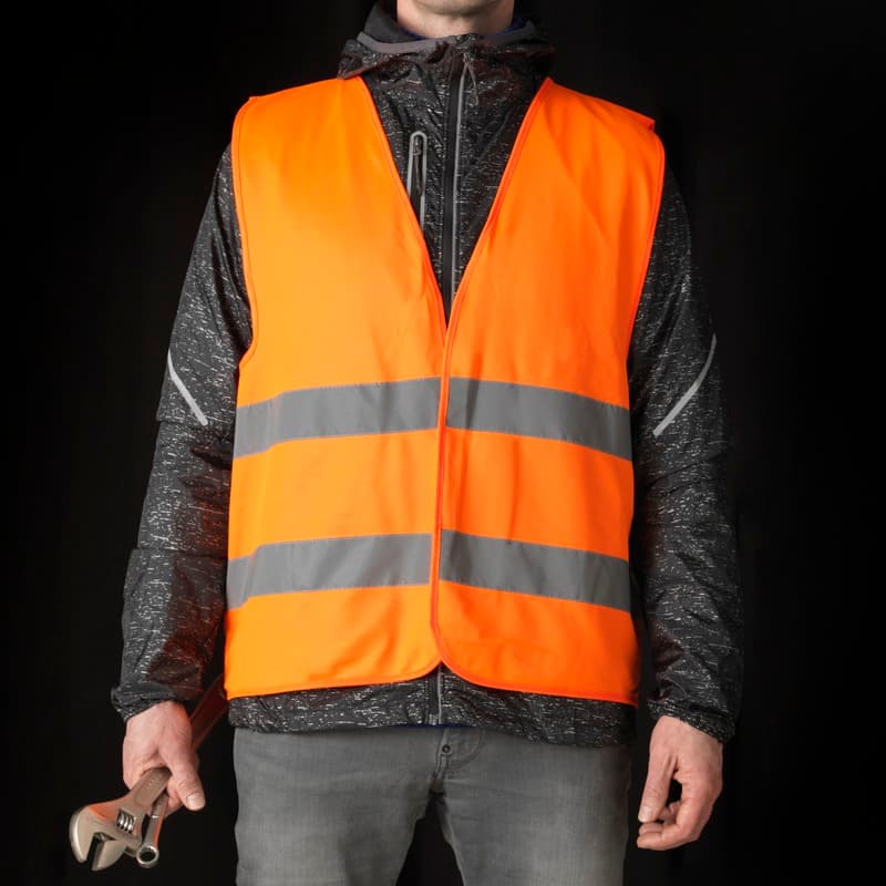 RFX™ Watch-out XL safety vest in pouch for professional use - Mood1