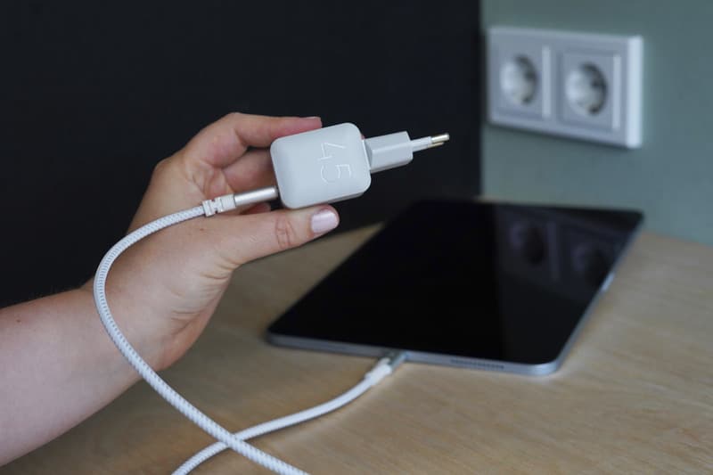 Xtorm 45W NextGen wall charger  - Mood1