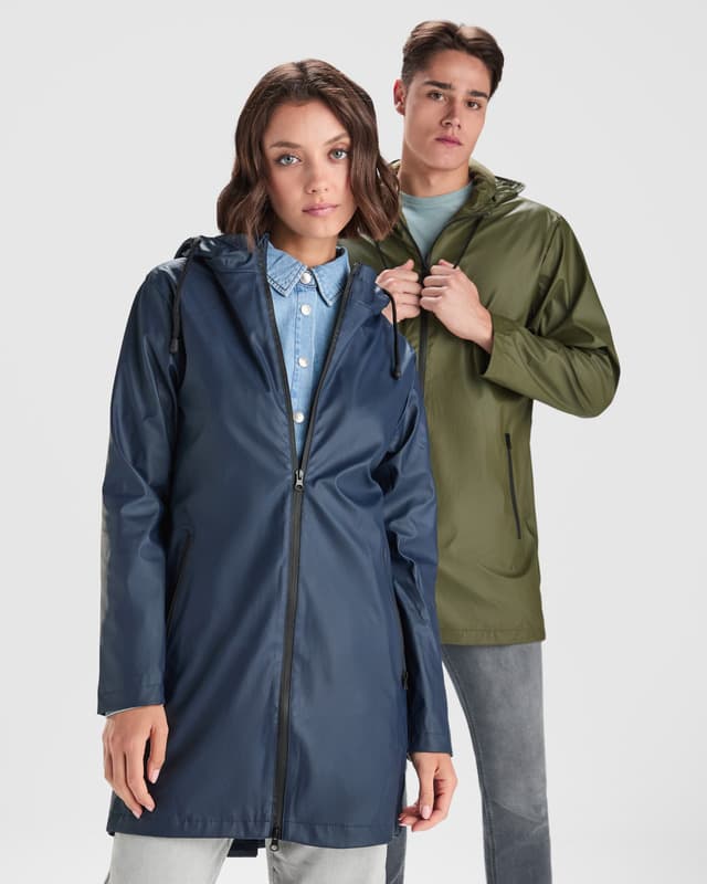 Sitka women's raincoat - Mood2