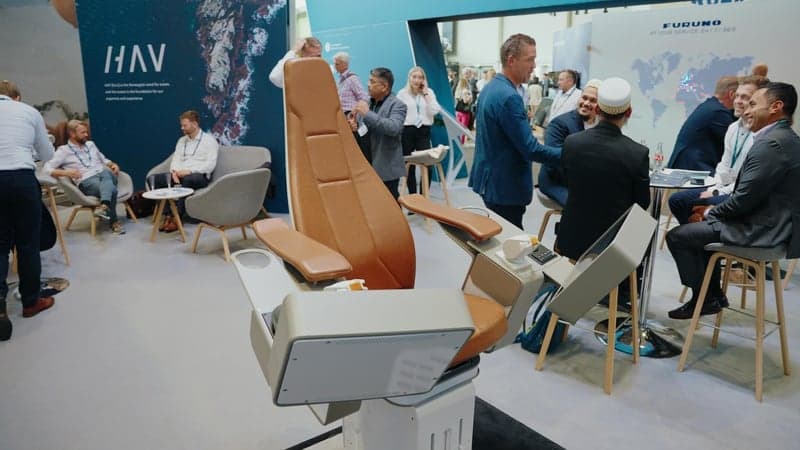 Messestand med lounge og barområde designet av Show Off for oljemesse ONS 2024