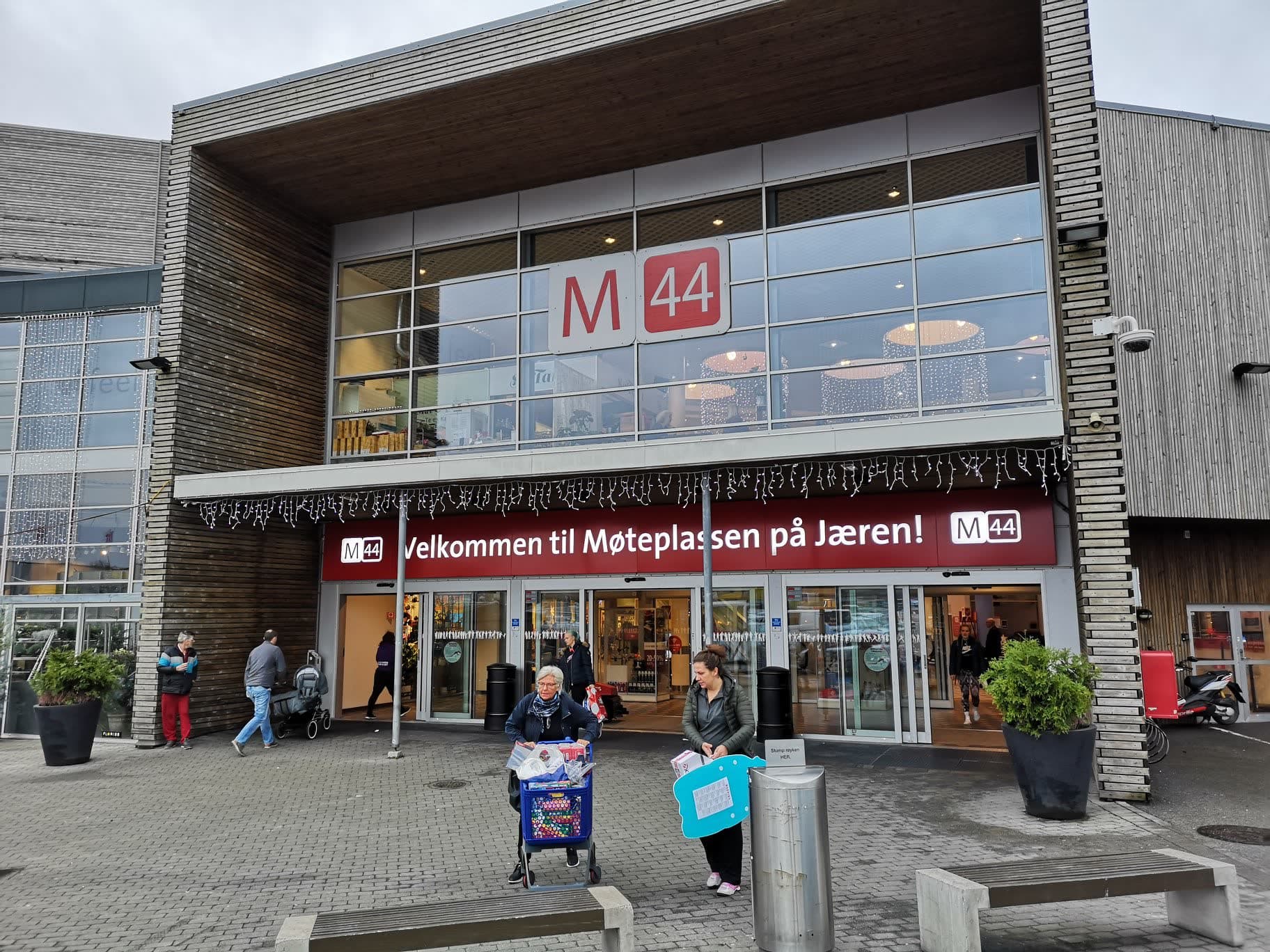 Main entrance to M44 with the centre logo and illuminated welcome sign
